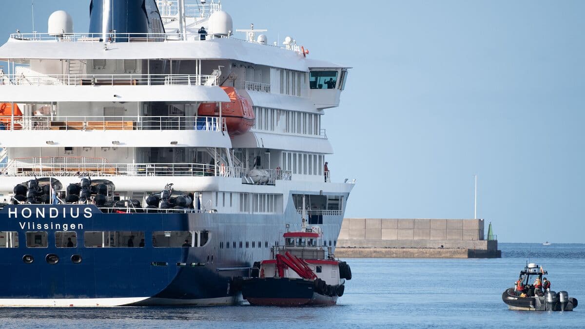 Hantavirus-Hit Cruise Ship Begins Evacuation in Canary Islands