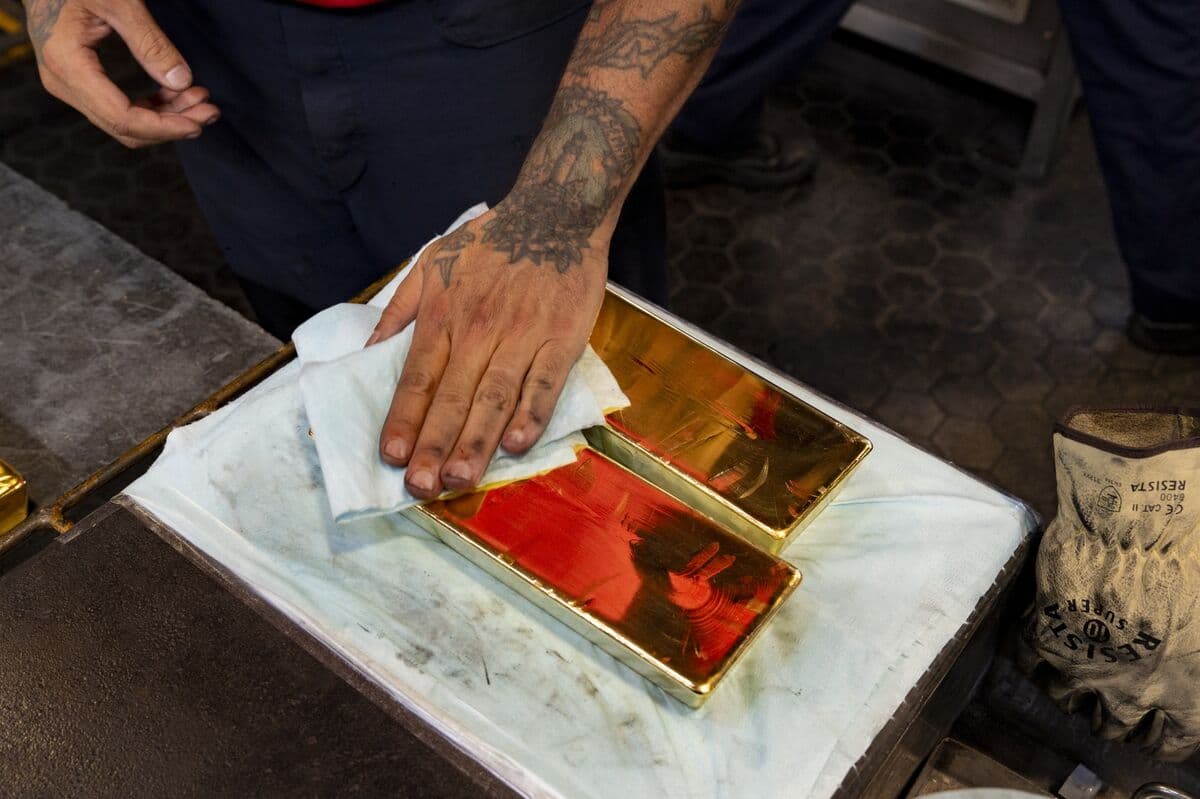 Gold Steadies as Traders Weigh Next Round of US-Iran Peace Talks