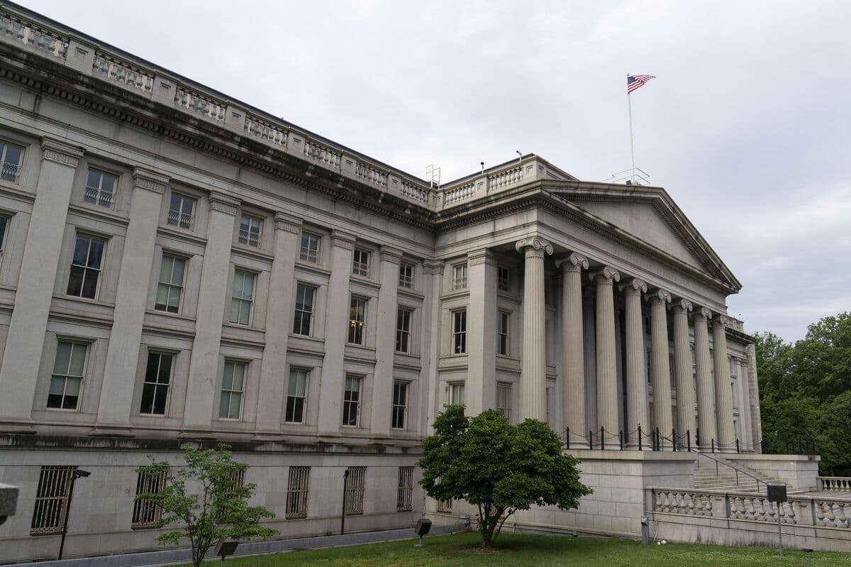 Treasuries Rise After Reported US-Iran Deal to Extend Truce