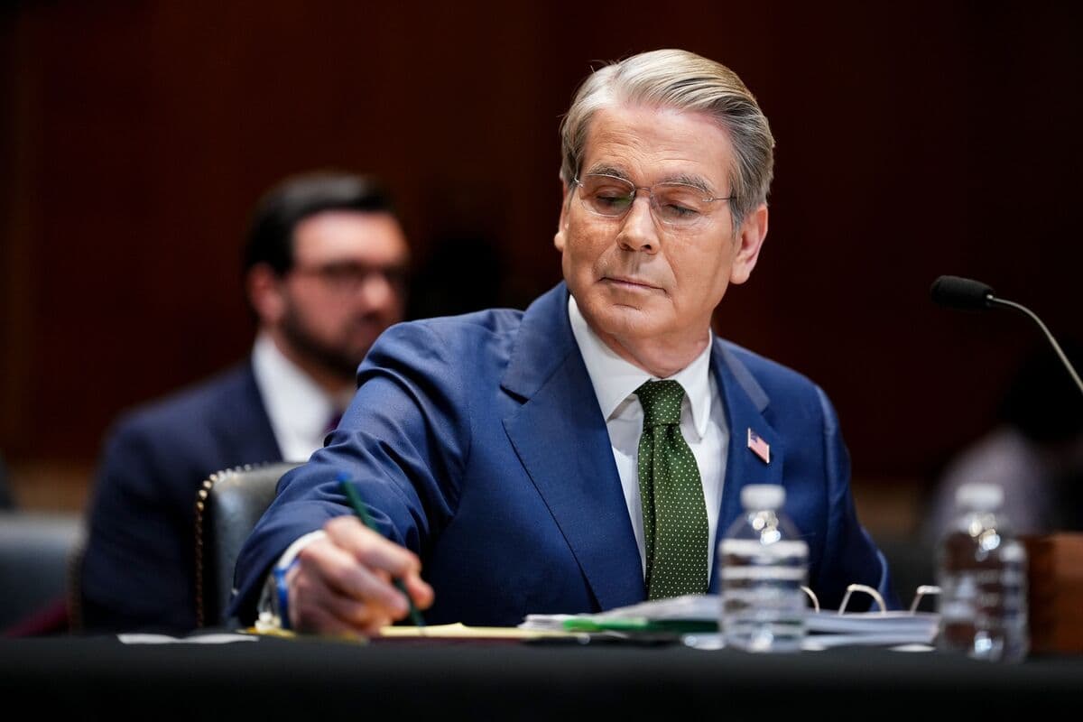 Bessent Casts Potential New Swap Lines as Boost to Dollar’s Role