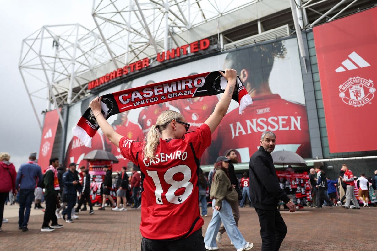 Manchester United Looks at Refinancing $425 Million of Debt