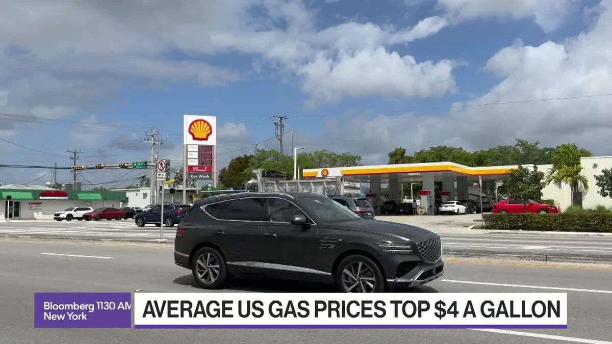 Oil Falls in Choppy Trade Ahead of Trump Speech on Iran War