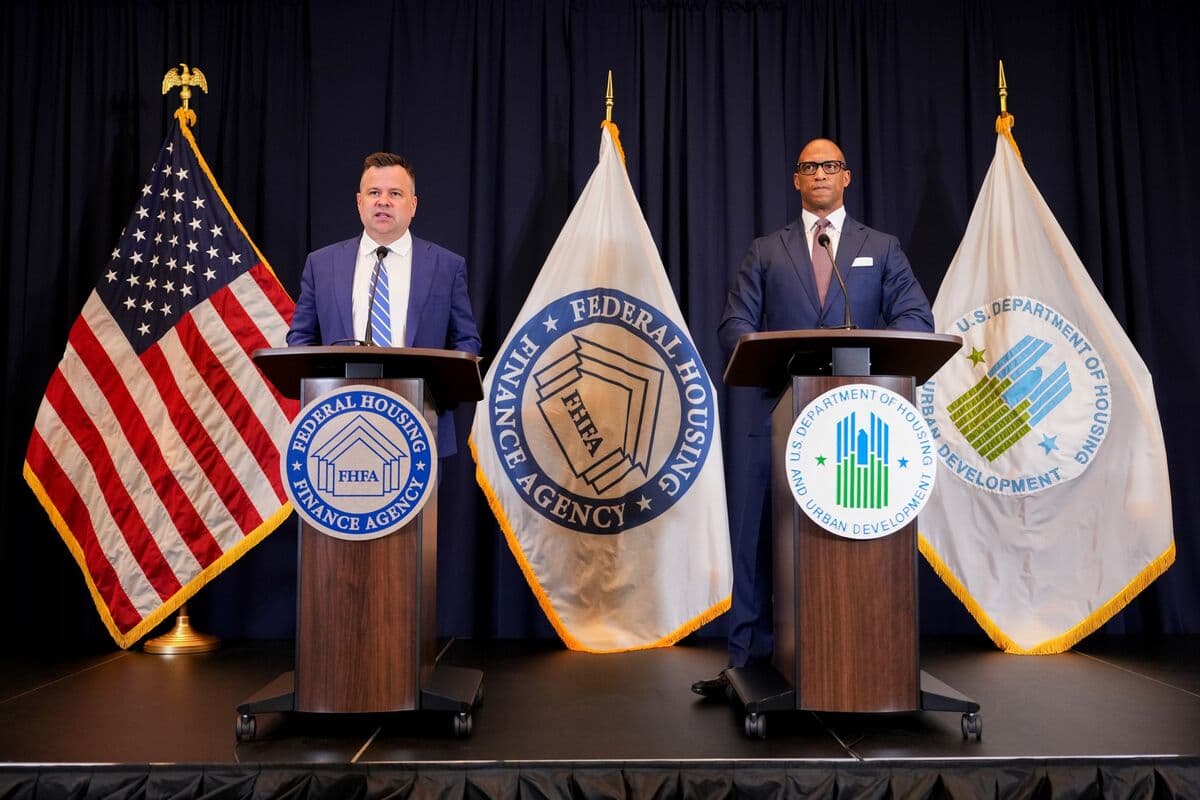 Fair Isaac Slumps as Pulte Moves to Cut Credit Score Costs