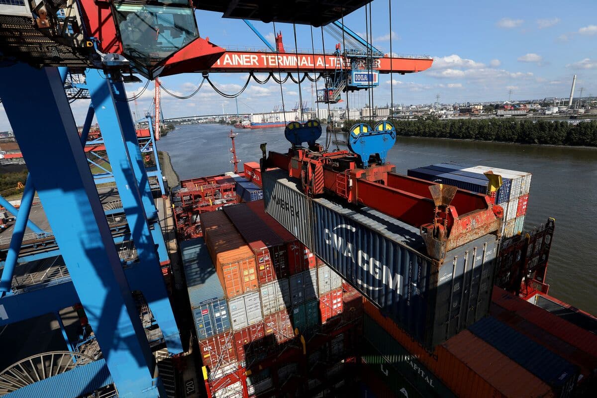 German Business Outlook Improves for First Time Since War