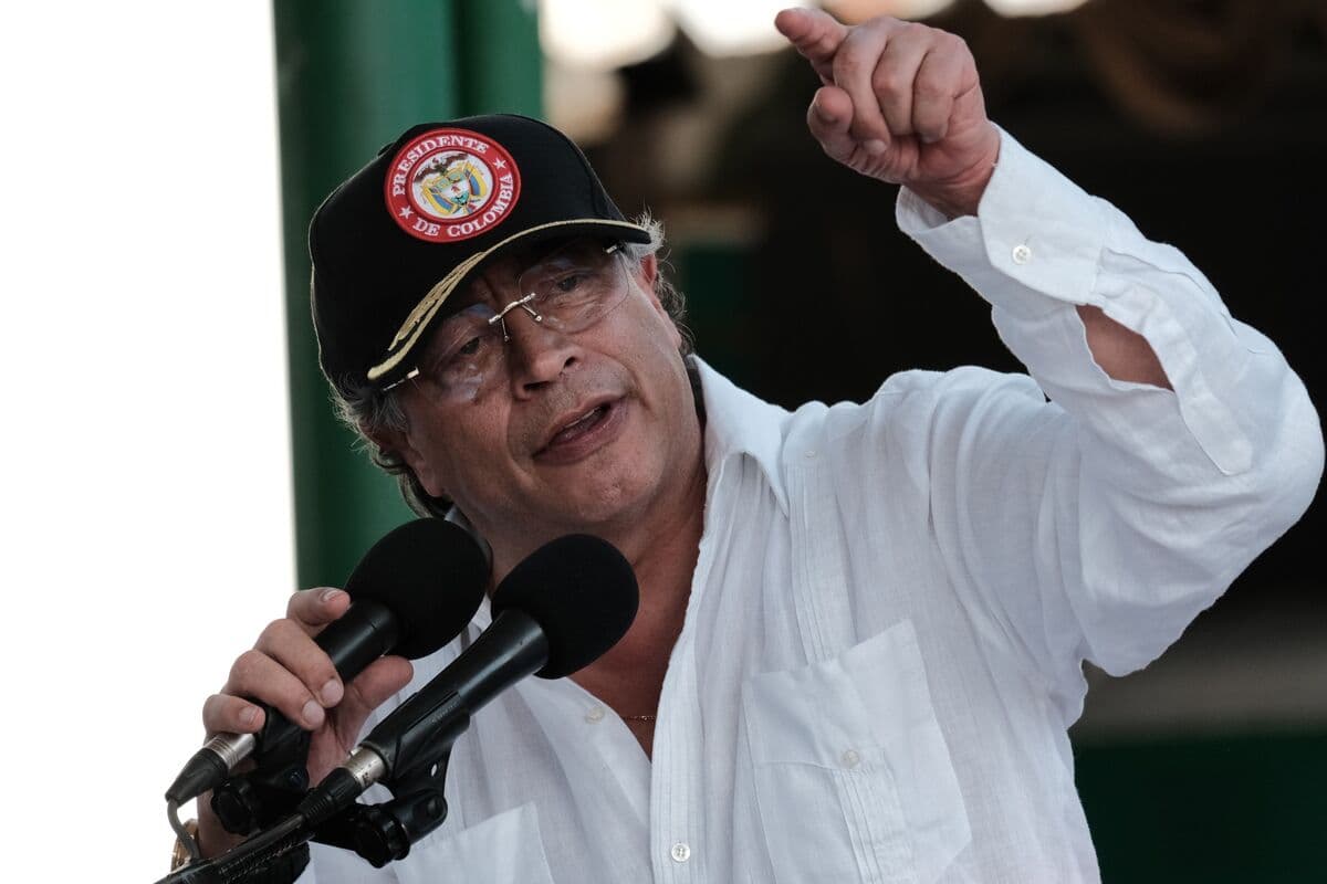 Petro Speeds $7 Billion Pension Transfers, Risking Market Shock