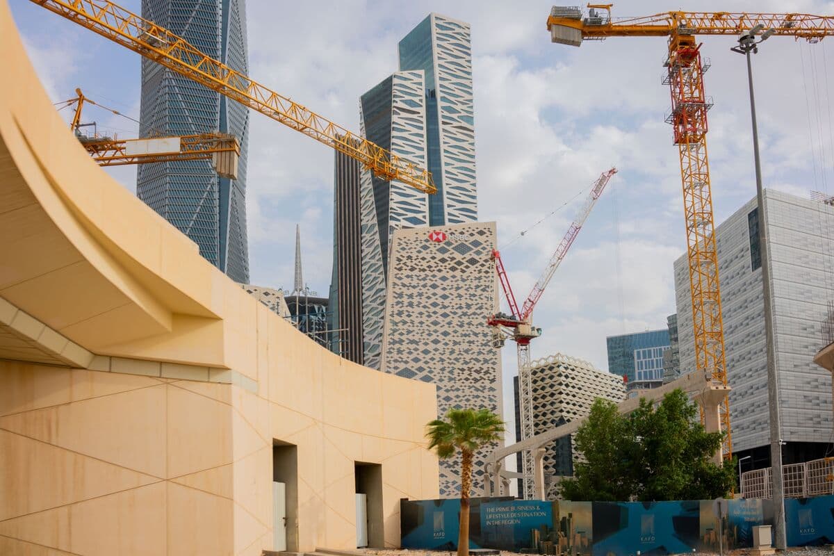Saudi Contractor’s Owners Seek Up To $800 Million in Riyadh IPO