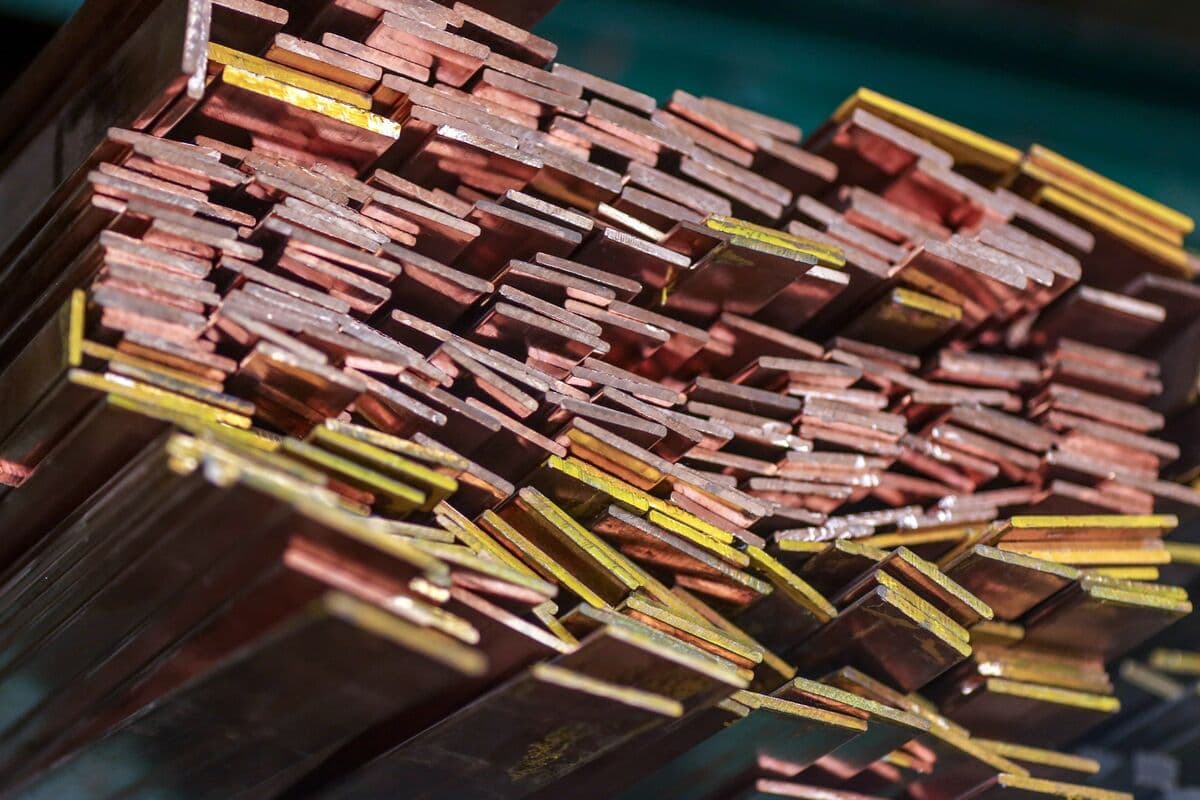 Copper Holds Near $14,000 With Spotlight on Fragile Ceasefire
