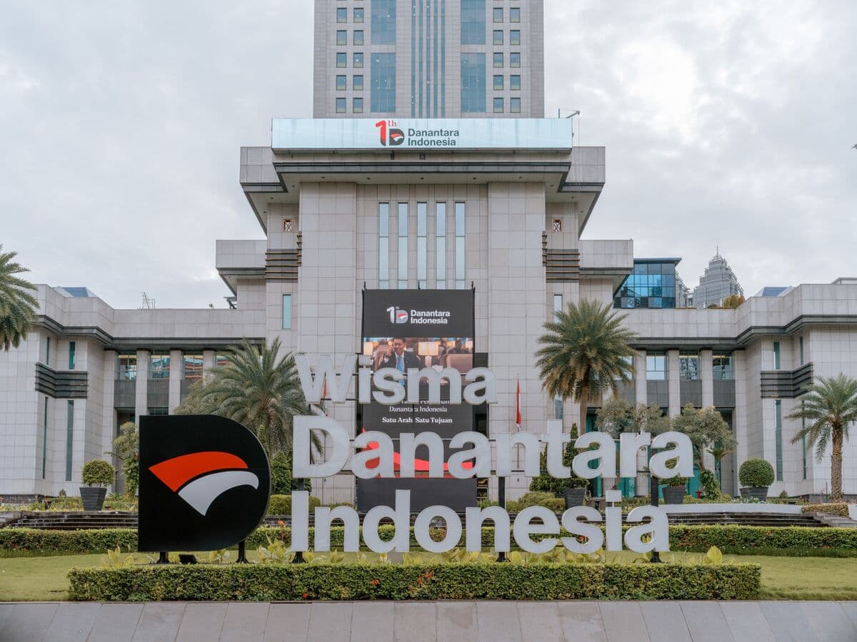 Danantara Plans Low-Yield Bond as Investors Shun Indonesia