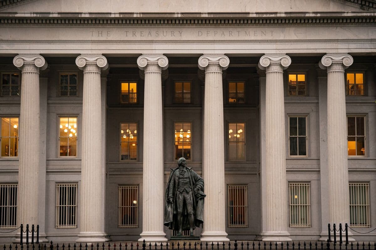 Bond Traders Await Powell Update, Slate of US Treasury Auctions