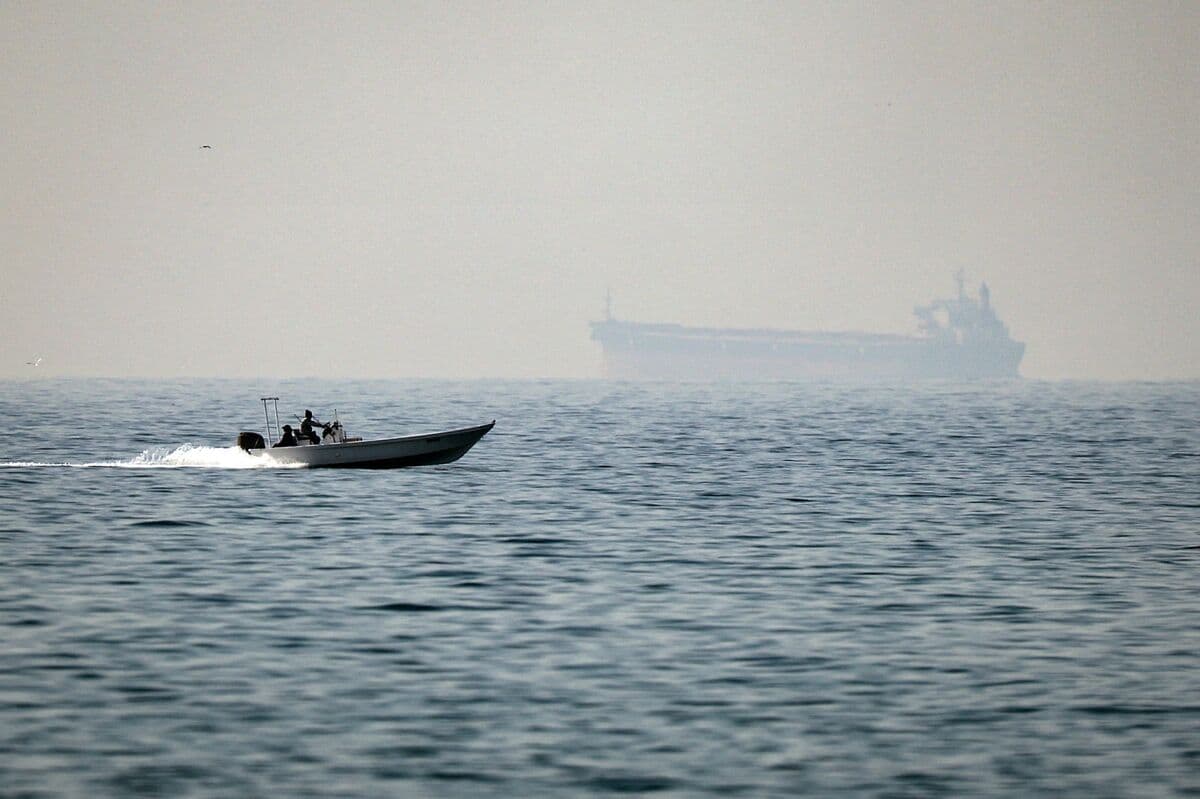 Oil Tanker U-Turns Into Gulf of Oman After Exiting Hormuz