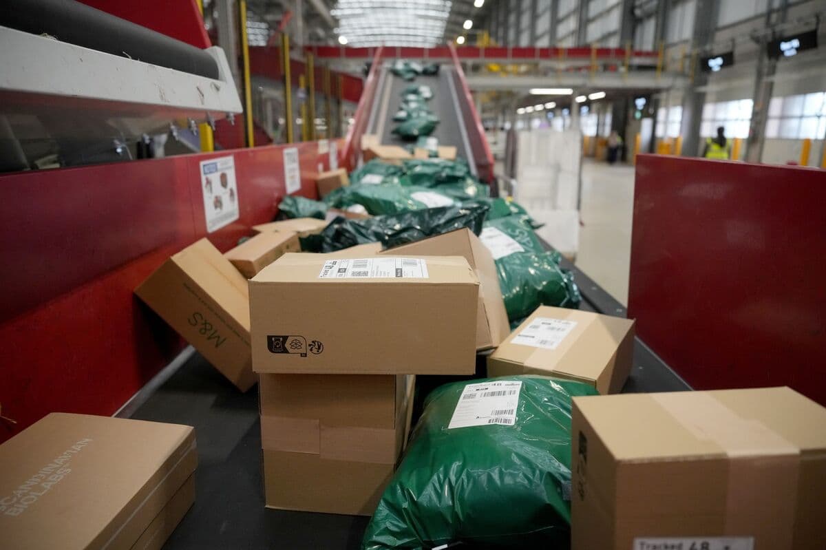 UK Lags Rivals in Curbing Influx of Cheap Parcels From China