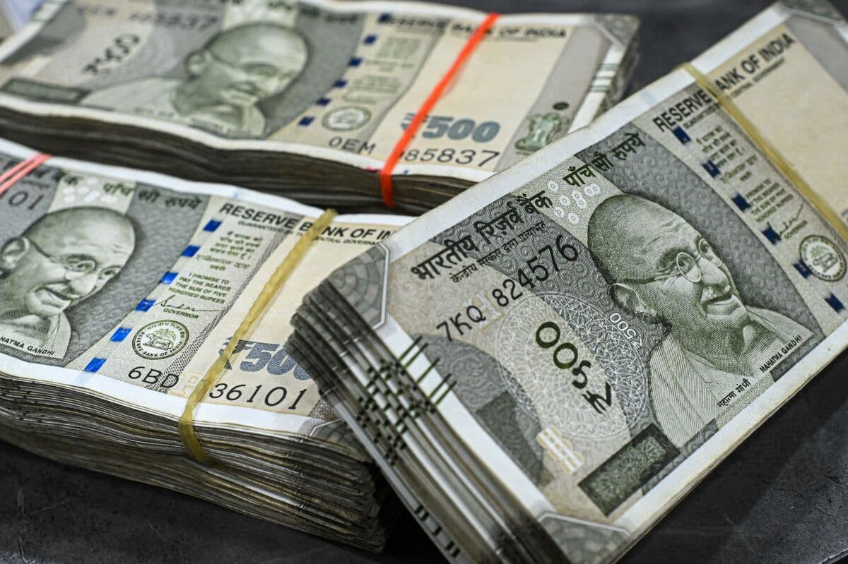 Emerging Currencies Post Gains as Iran War Hopes Gain Traction
