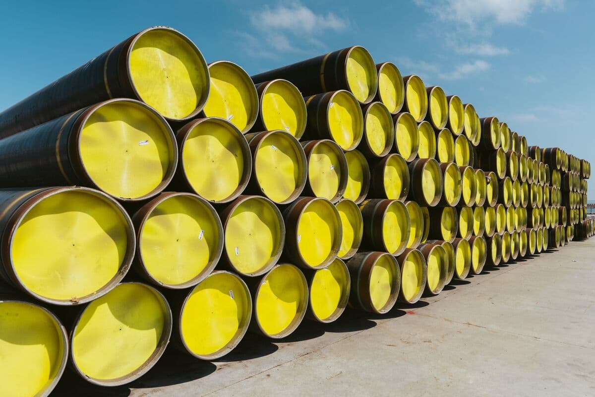 European Natural Gas Rises as Iran Closes Strait of Hormuz Again