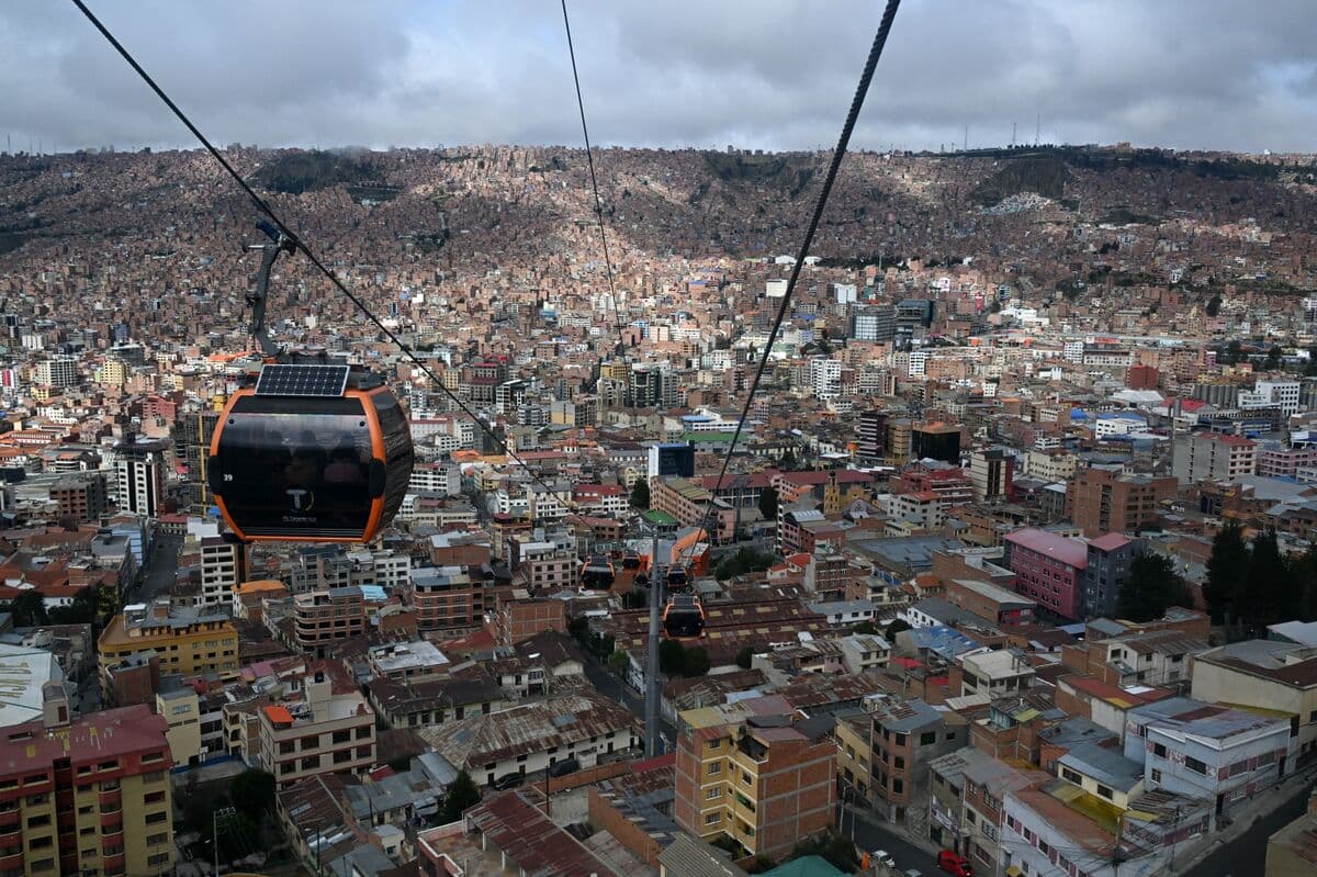 Bolivia Sells $1 Billion in Bonds After Four-Year Break