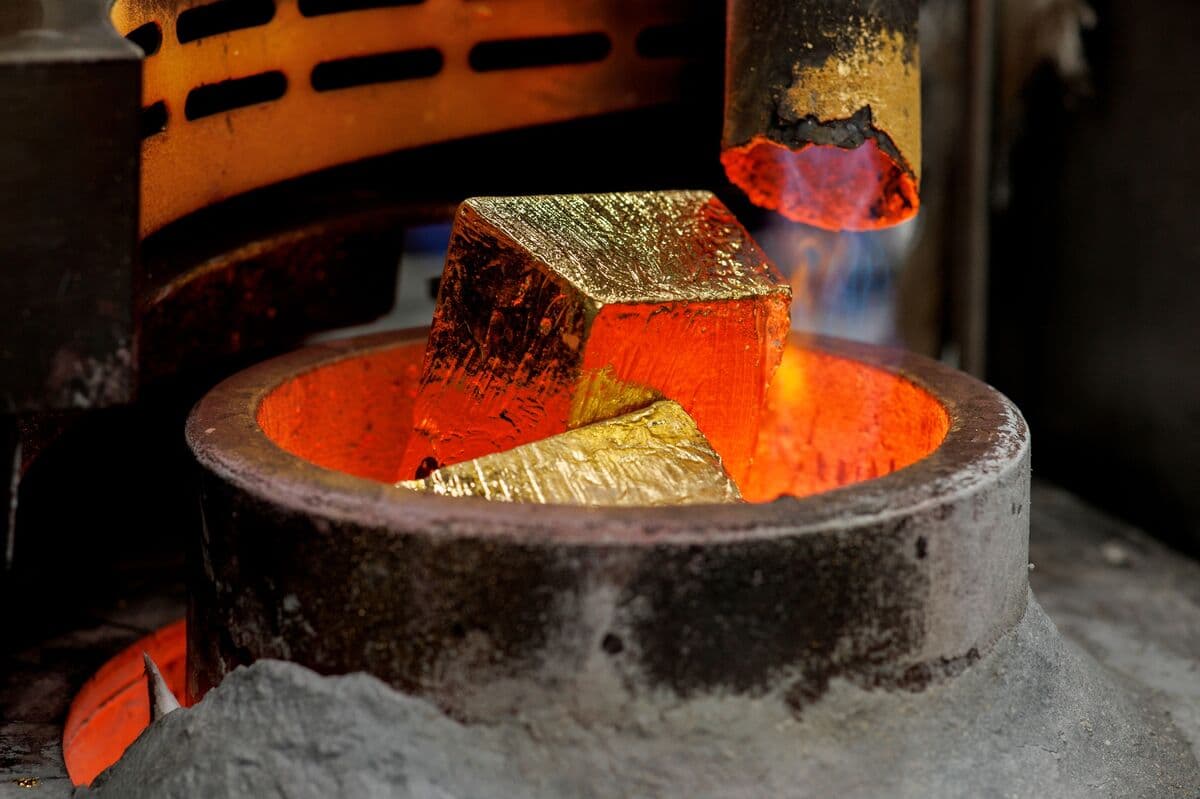 Gold Holds Four-Day Gain as Trump Sets Stage for Iran War Exit