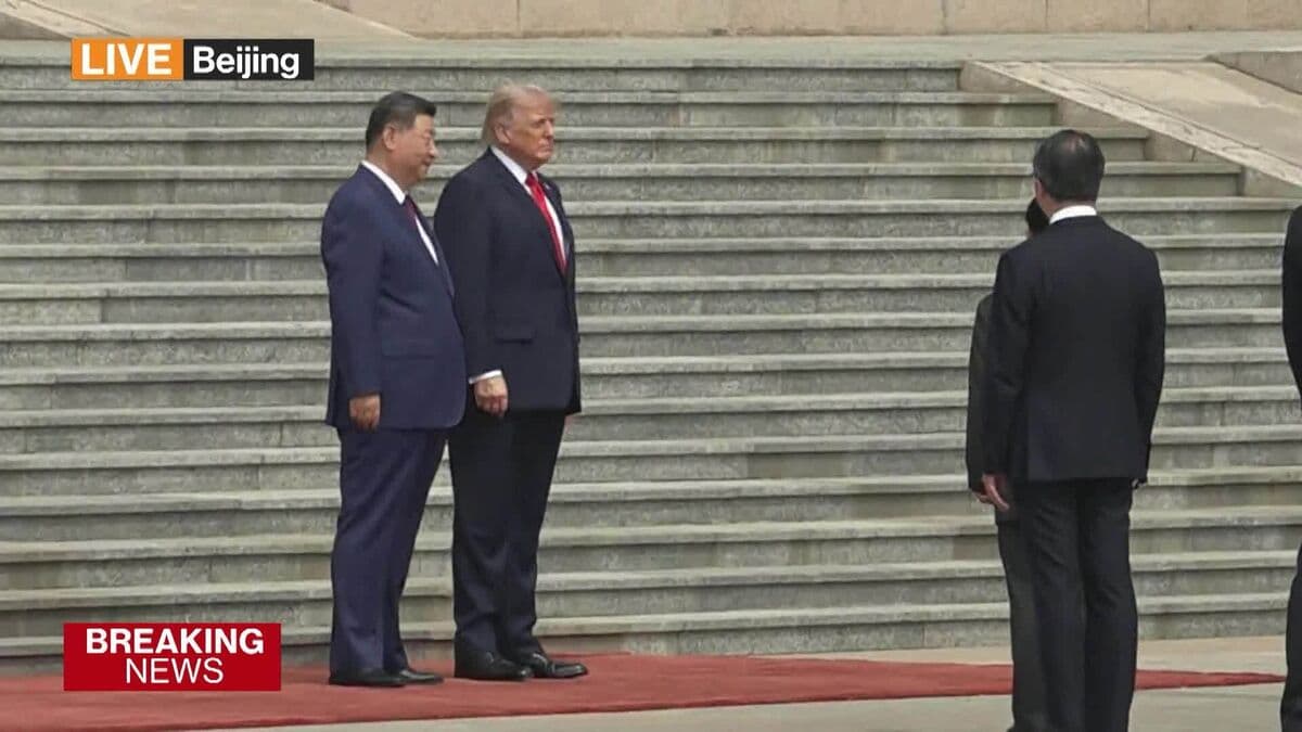 China's Xi Greets Trump in Beijing