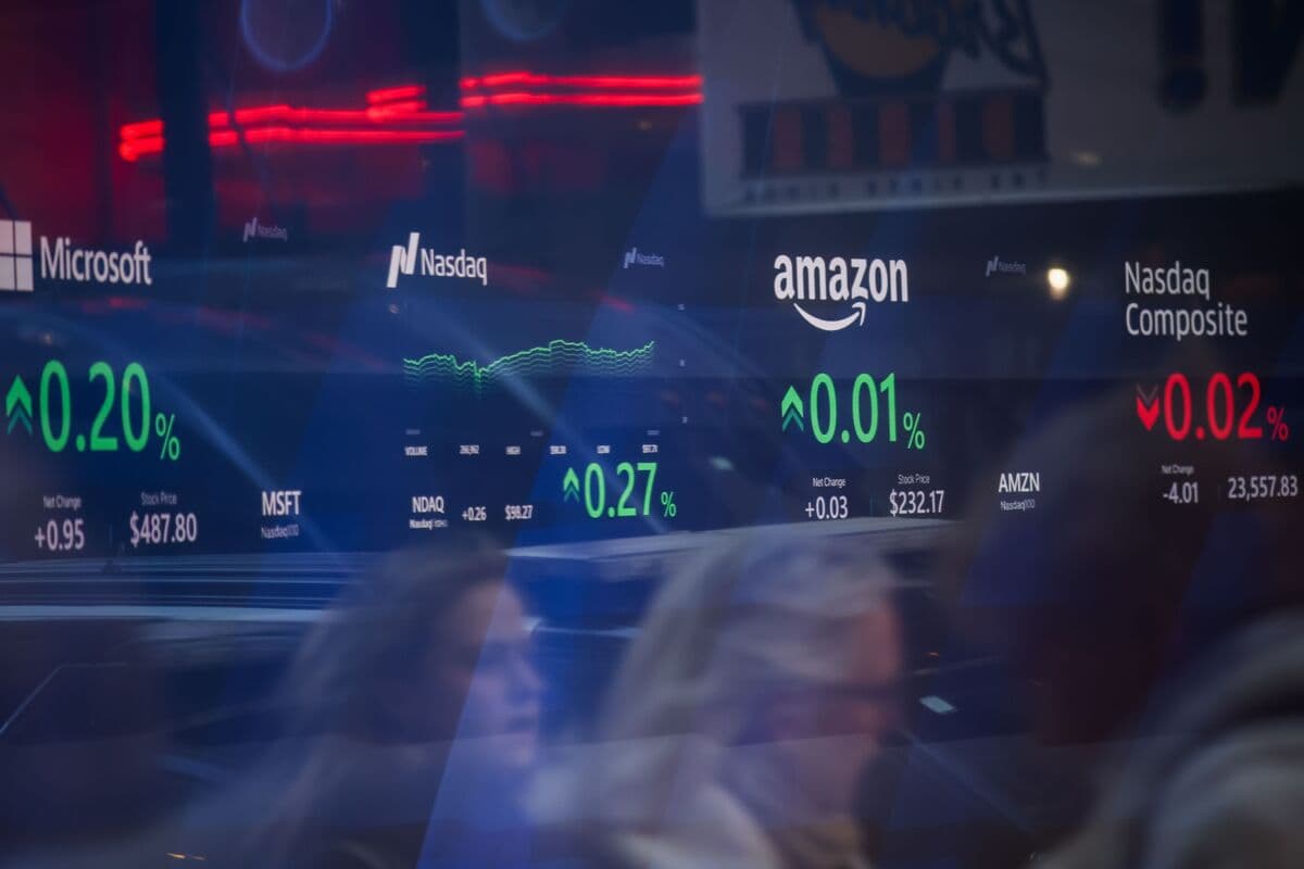 US Stocks Mixed as Oil Jumps, Fed Holds Rates Before Earnings