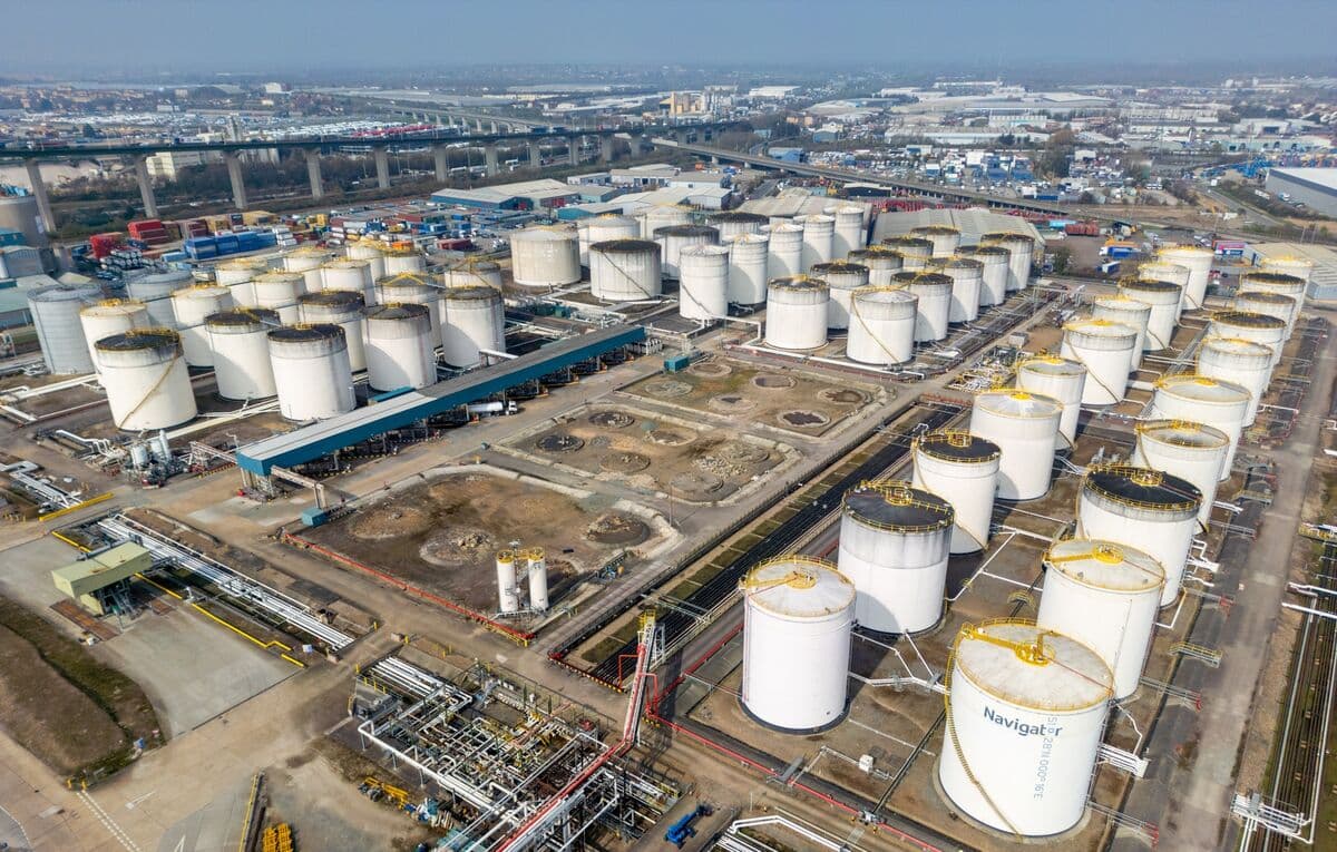 Oil Holds Two-Day Gain on Discordant US-Iran Peace Talk Reports