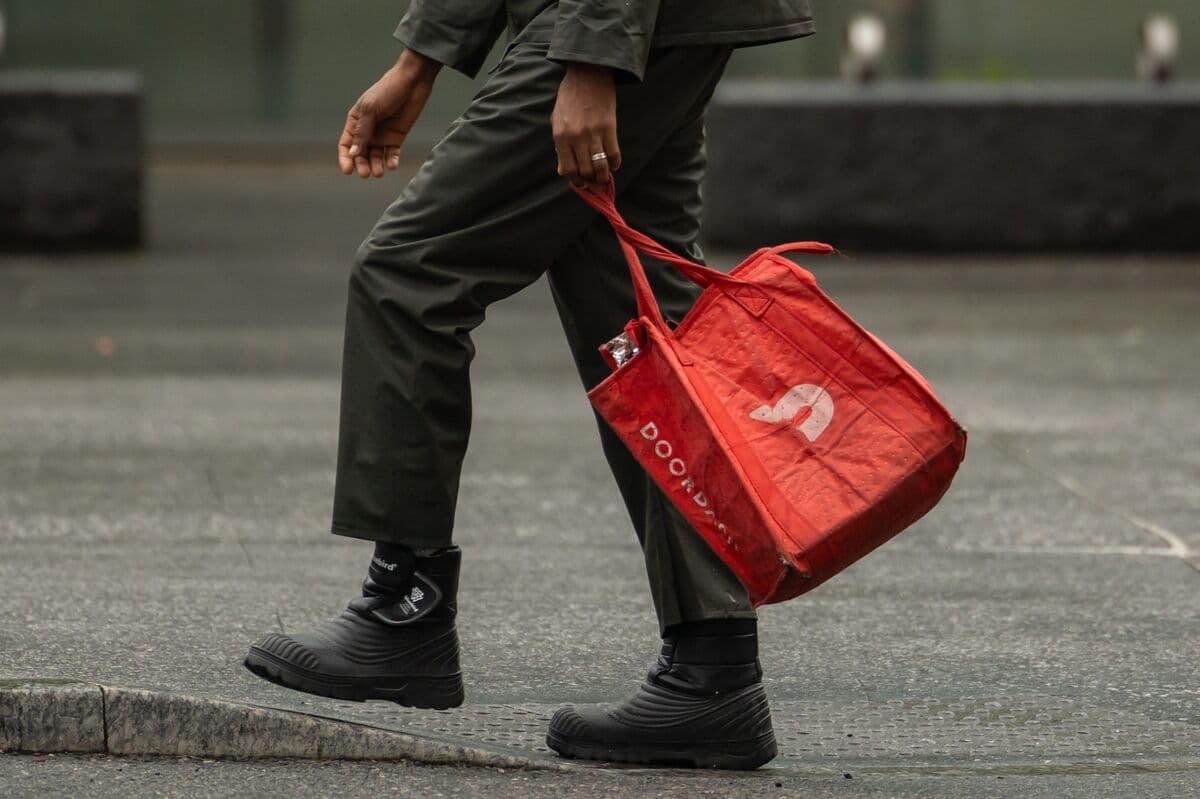 DoorDash Poses Disruption Risk to Payments Firms, Analyst Says