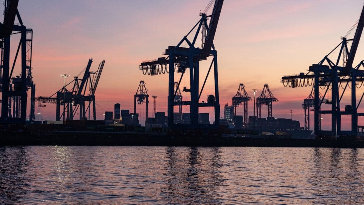 Euro-Area Business Activity Shrinks on Iran War Impact