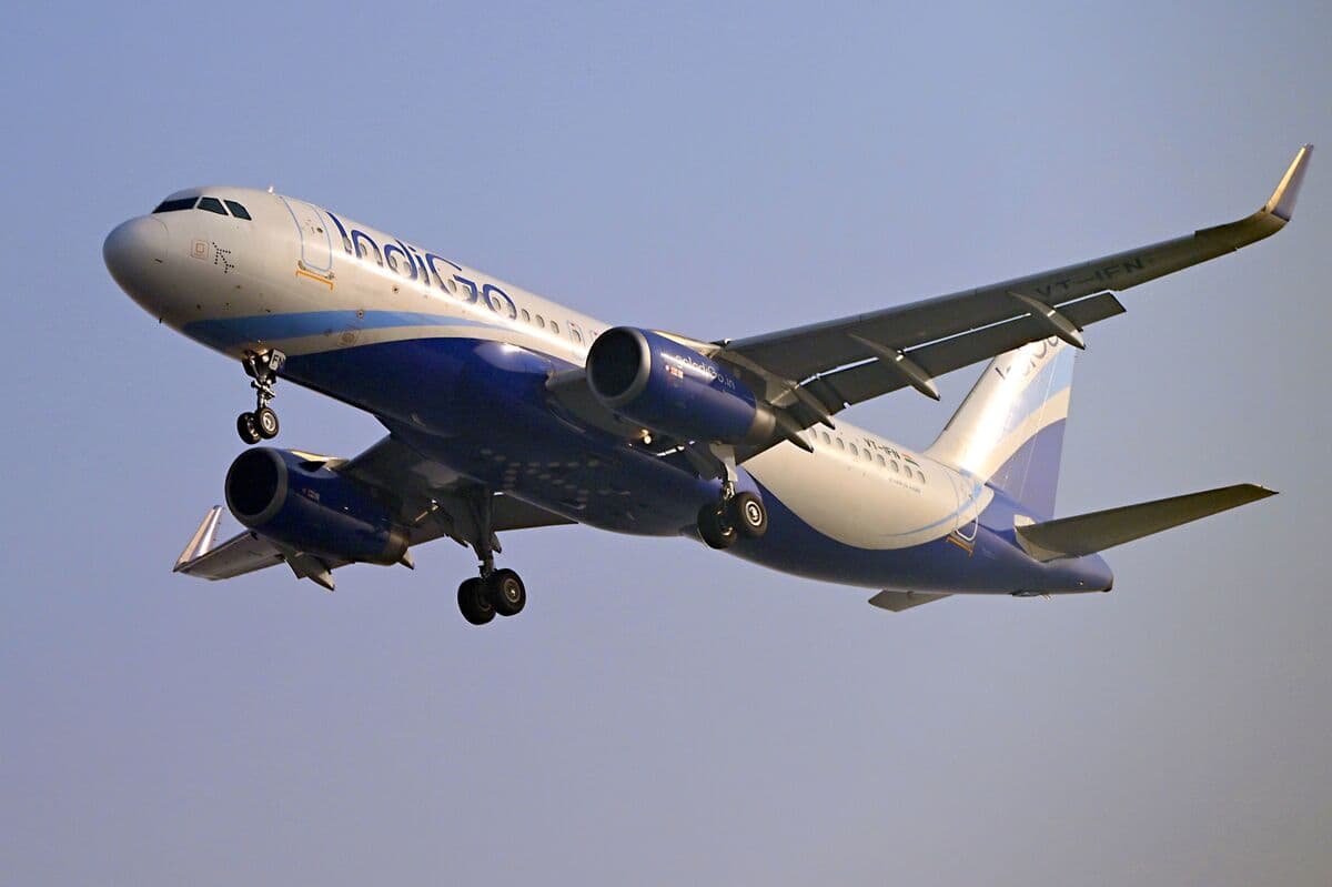 IndiGo Posts Unexpected Loss as Mideast Turmoil Lifts Costs