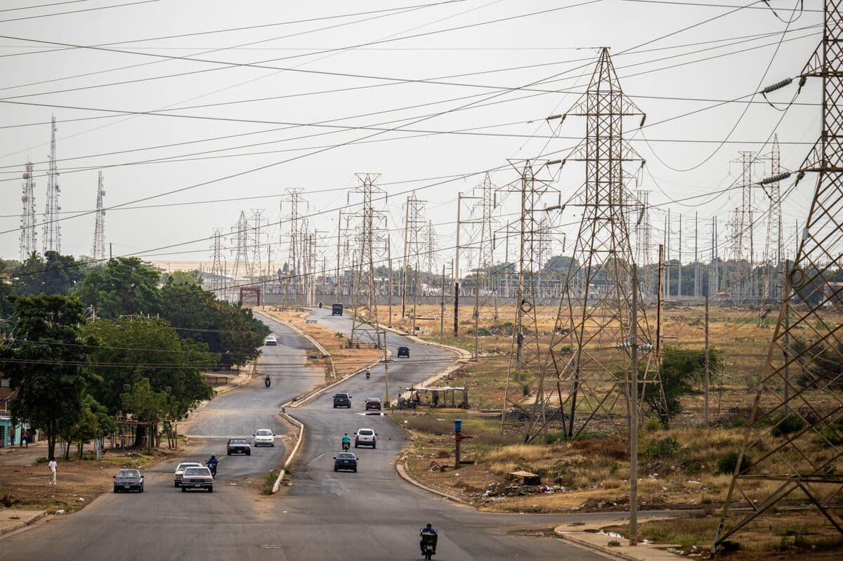Venezuela’s Faulty Power Grid Risks Derailing Economic Comeback