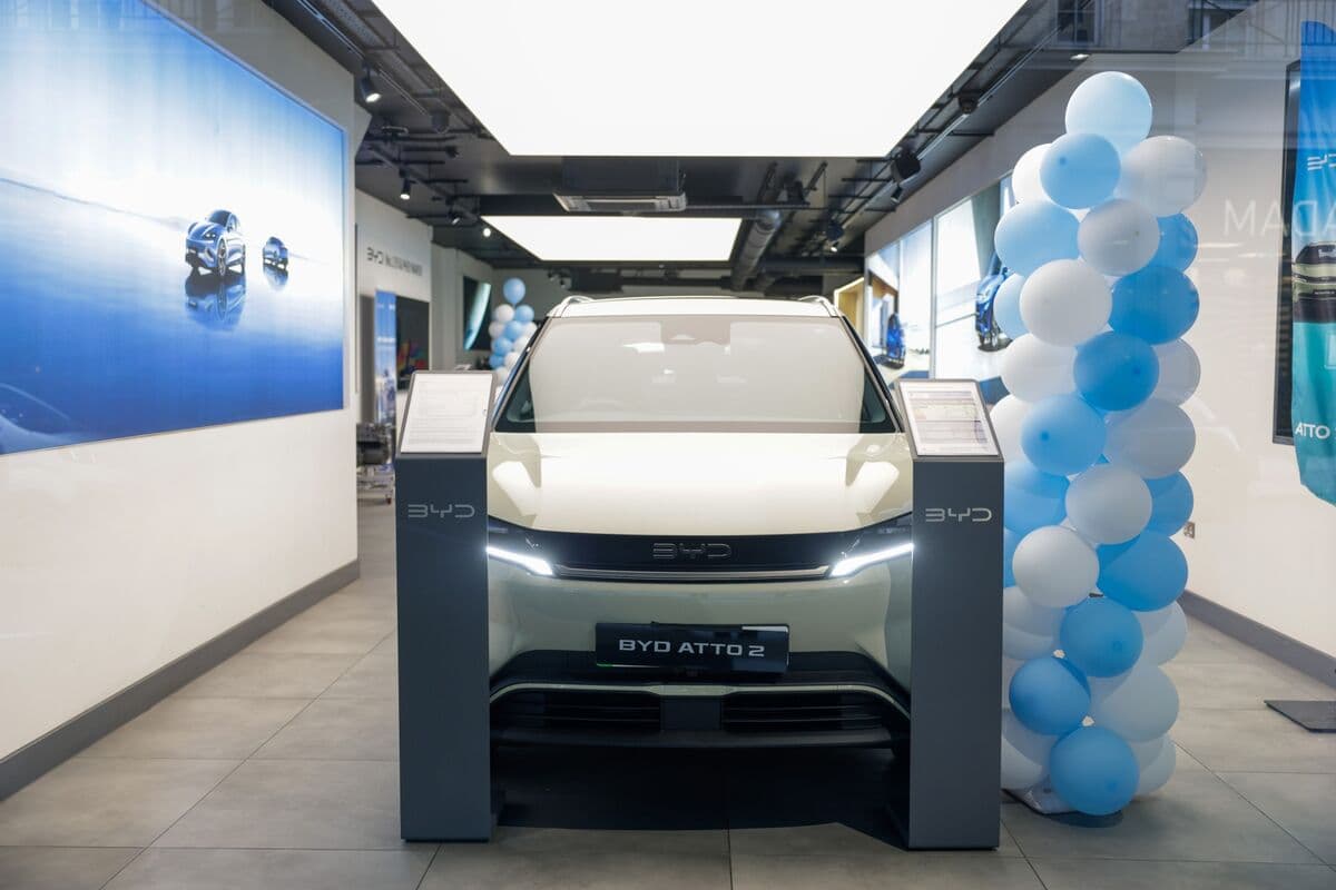 China’s Clean Tech Firms Signal Windfall From Gulf Energy Shock