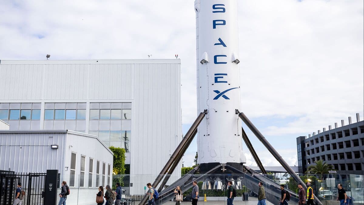 SpaceX Cuts Valuation to $1.8 Trillion, Still on Track for World's Largest IPO