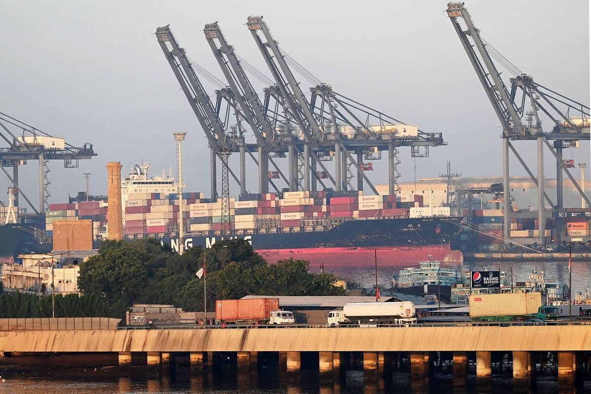 Pakistan Trade Deficit Widens as Imports Surge