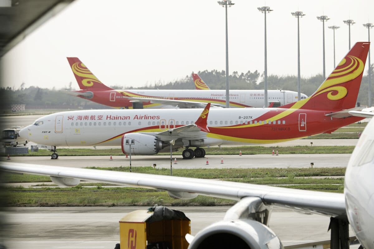 Restructured Chinese Carrier Hainan Air Mulls Bond Market Return