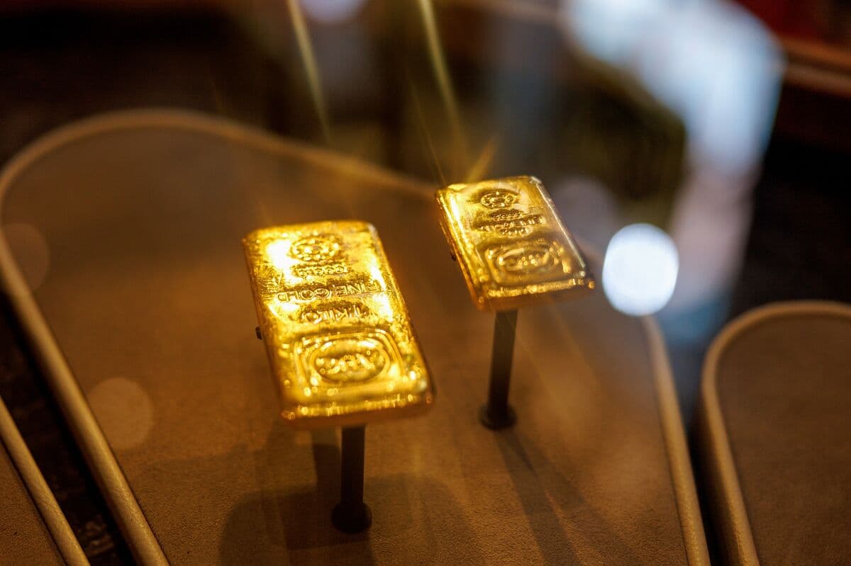 Gold Steadies as Traders Weigh Trump’s Deadline to Strike Iran