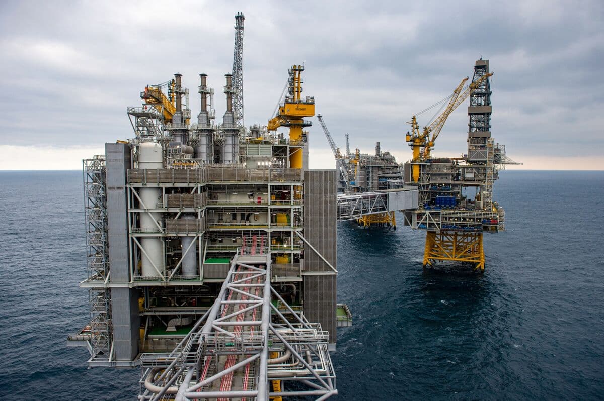 North Sea Oil Fetches Discount for First Time During Iran War