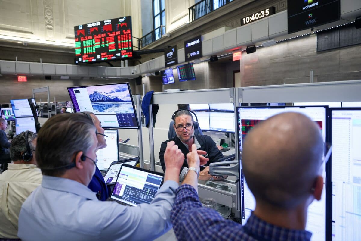 US Stock Futures Fall as US-Iran Flareup Threatens Peace Hopes