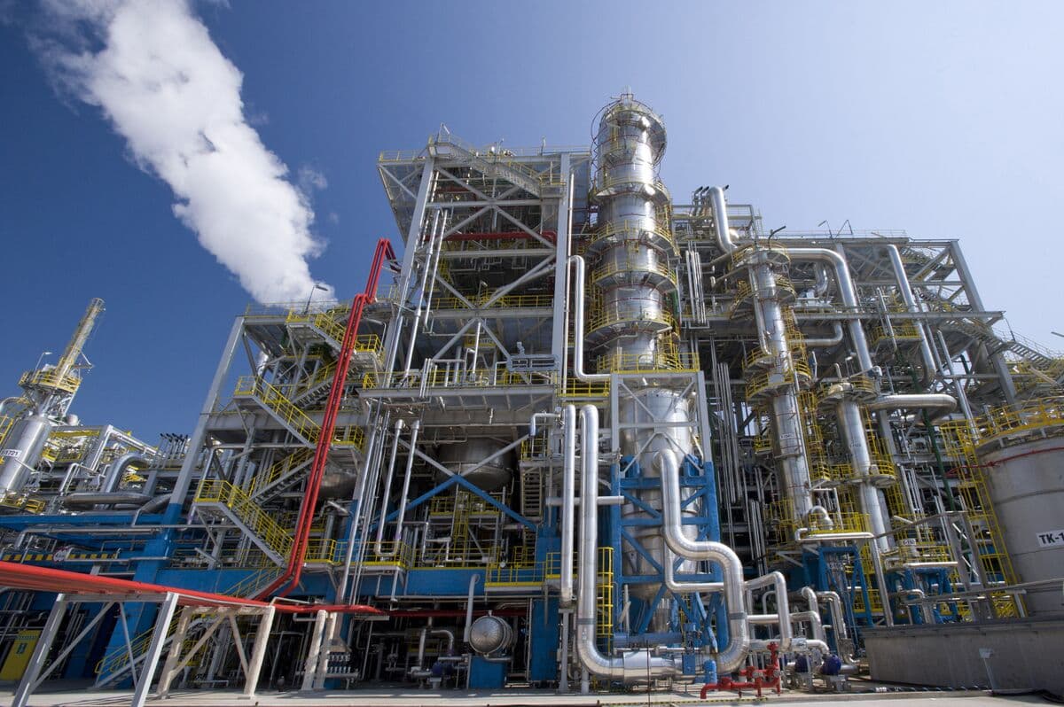 Plastic Bottle Makers Get Pinched by War-Driven Forces Majeures