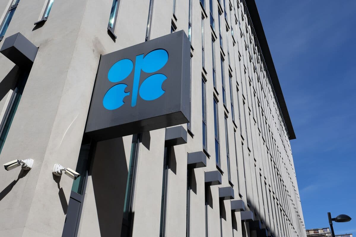 OPEC+ Agrees Symbolic Quota Hike as UAE Touts Oil Investment
