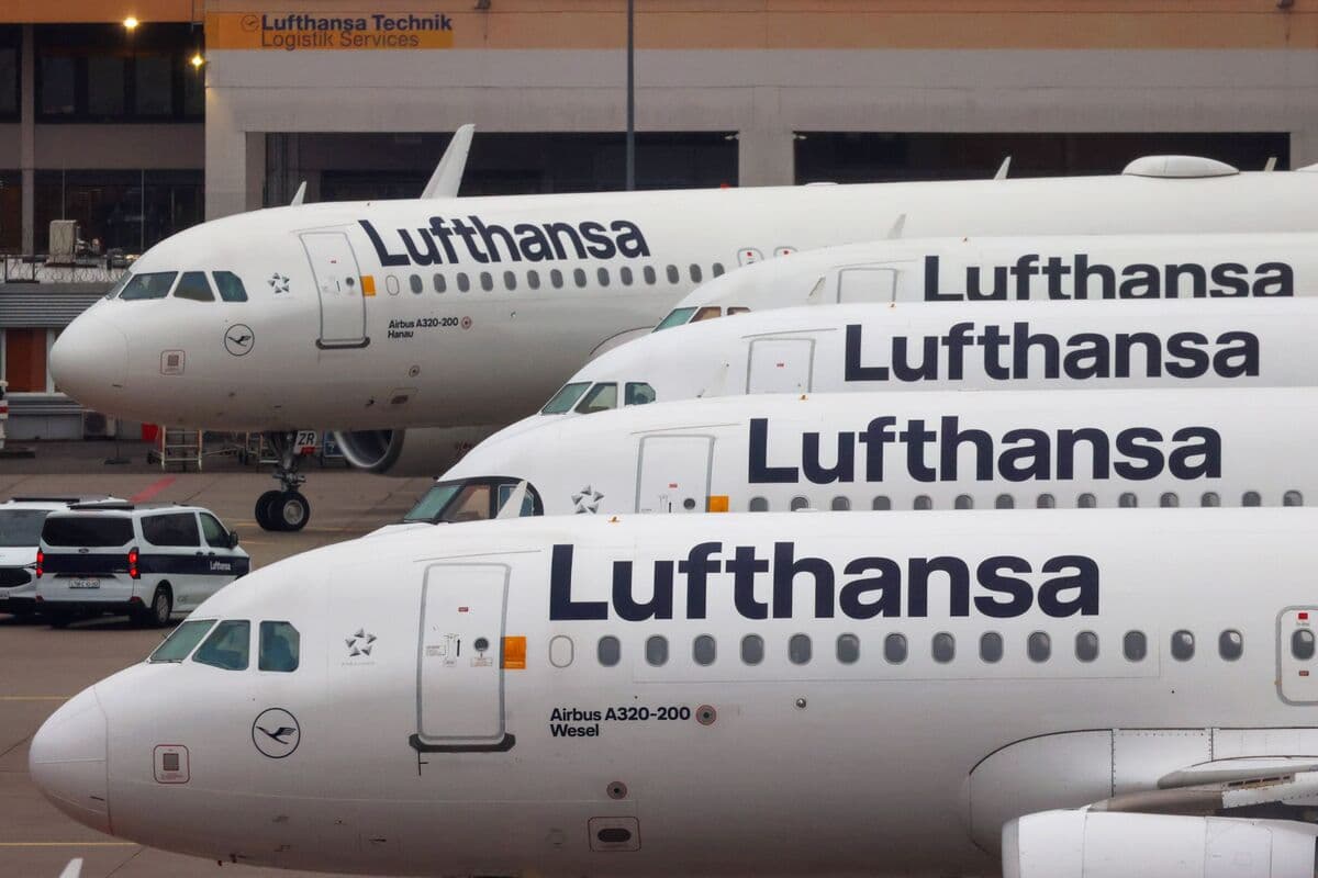 Lufthansa Says Outlook More Risky on Fuel Cost, Availability