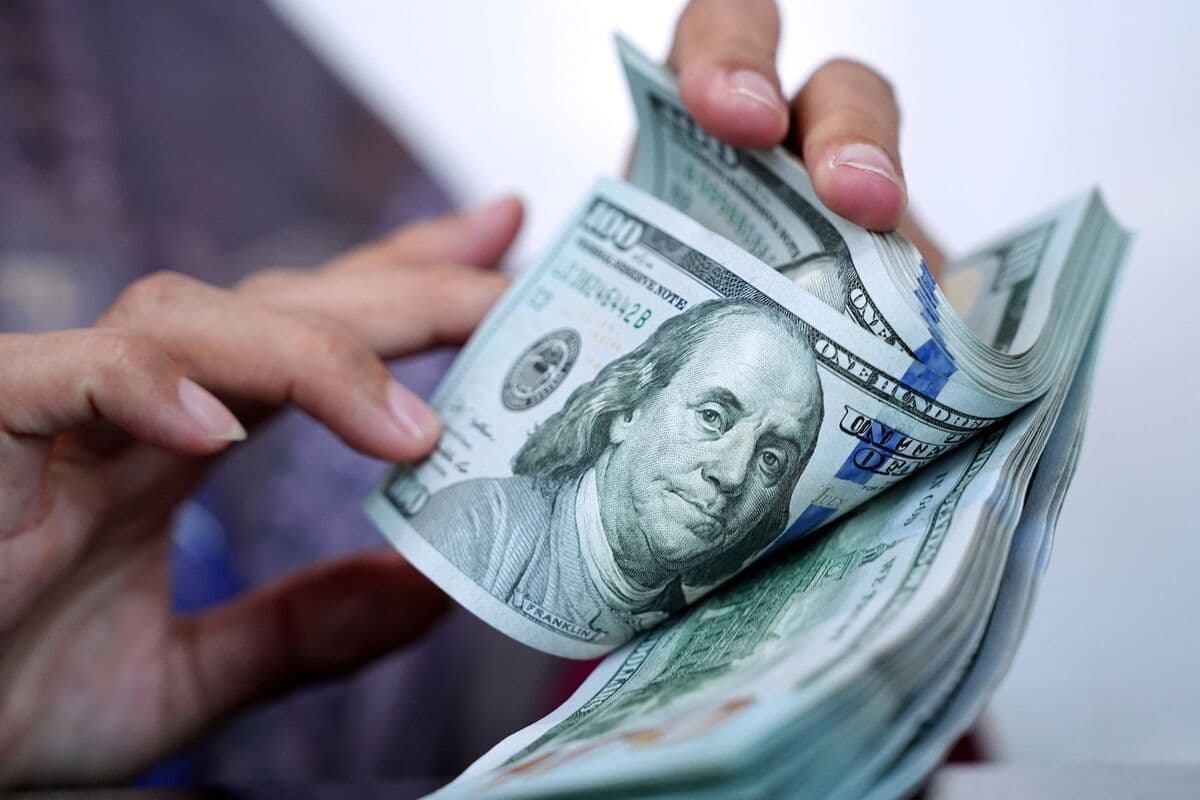 Global Funds Pile Into India Bonds as Oil Cools