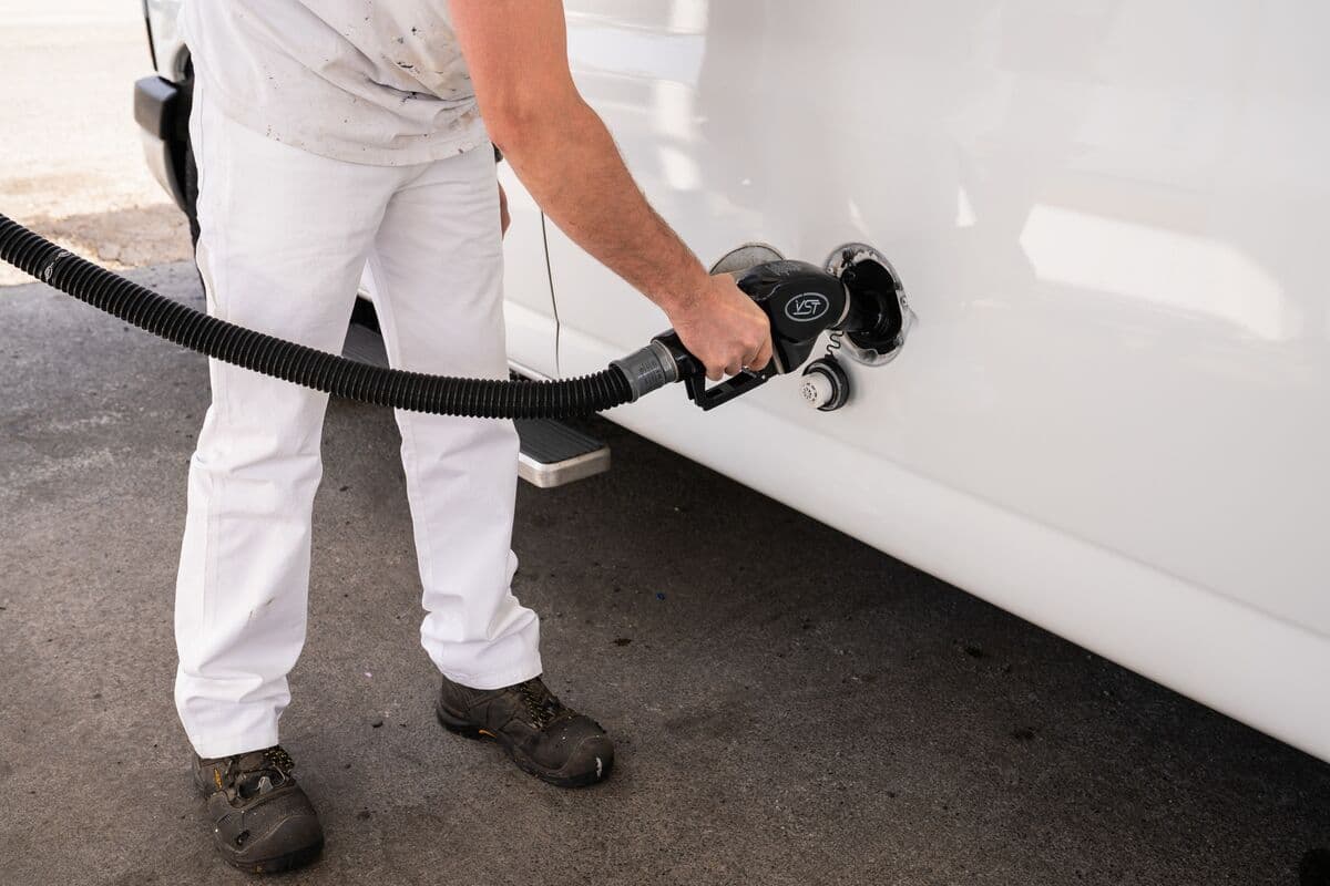 Treasuries Start Week Under Pressure as Oil Prices Resume Climb