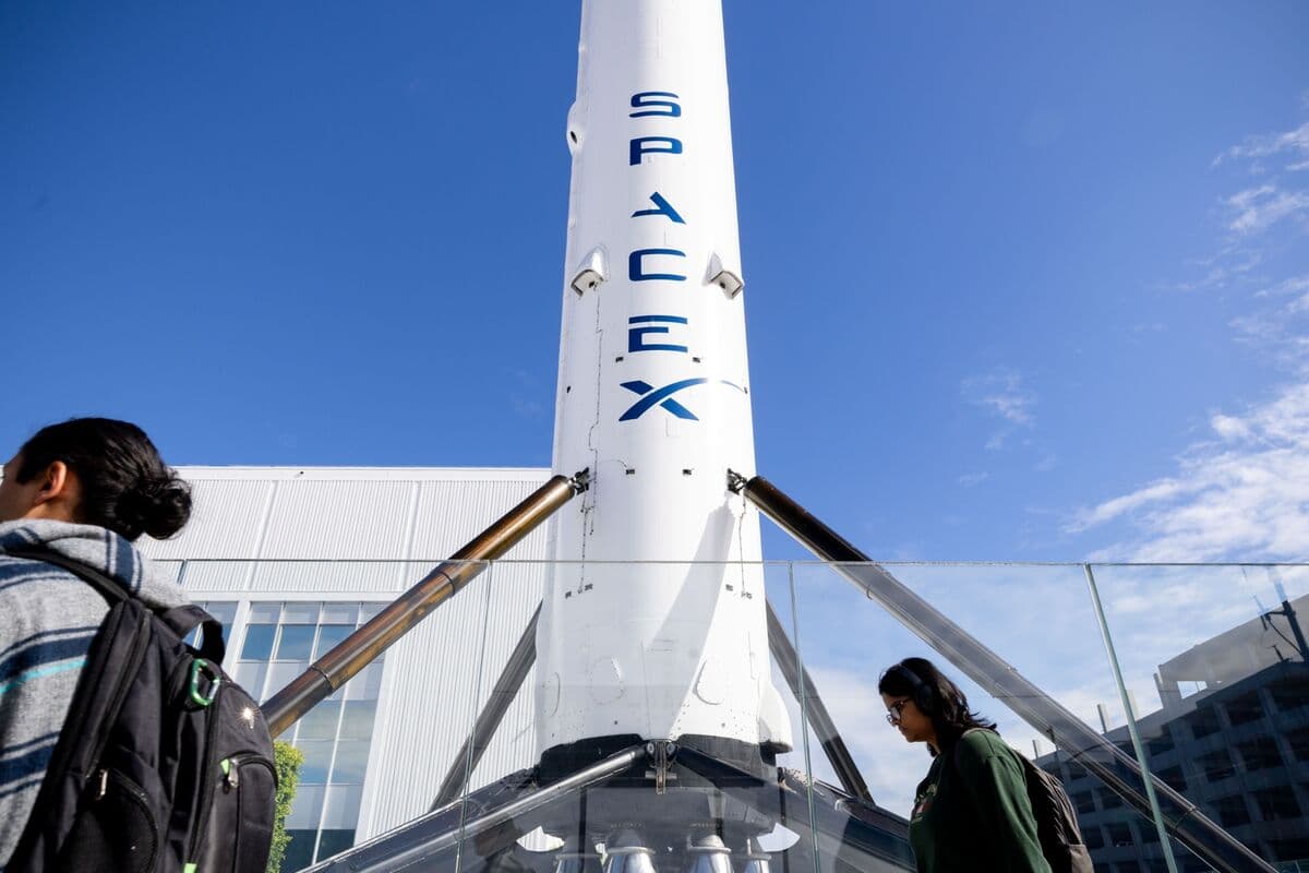 Goldman Sachs to Lead SpaceX’s Mega-IPO Bank Lineup
