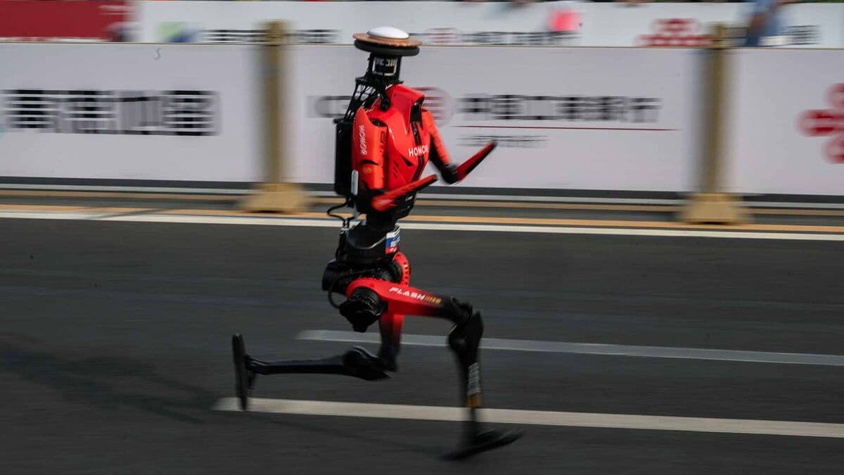 Humanoid Robot Beats Human Record in Beijing