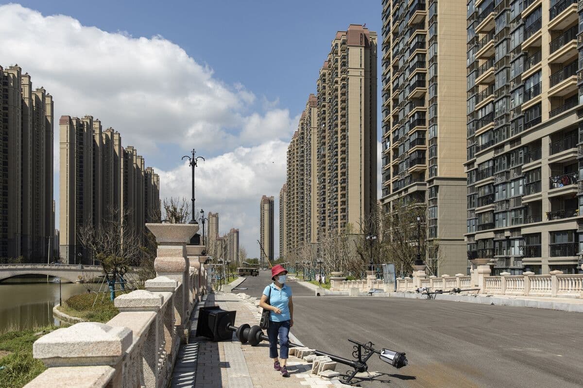 Evergrande Liquidators Said to Pick State-Owned Tourism Firm for Exclusive Sale Talks