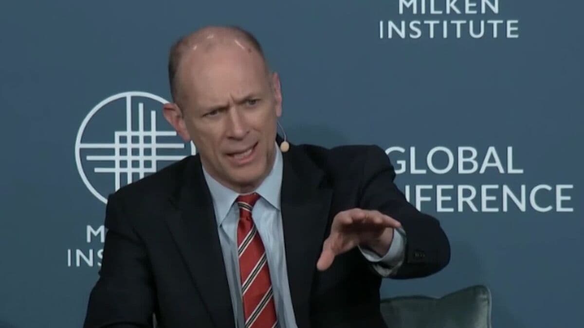 Fed's Goolsbee Warns Against Reflexively Lowering Rates