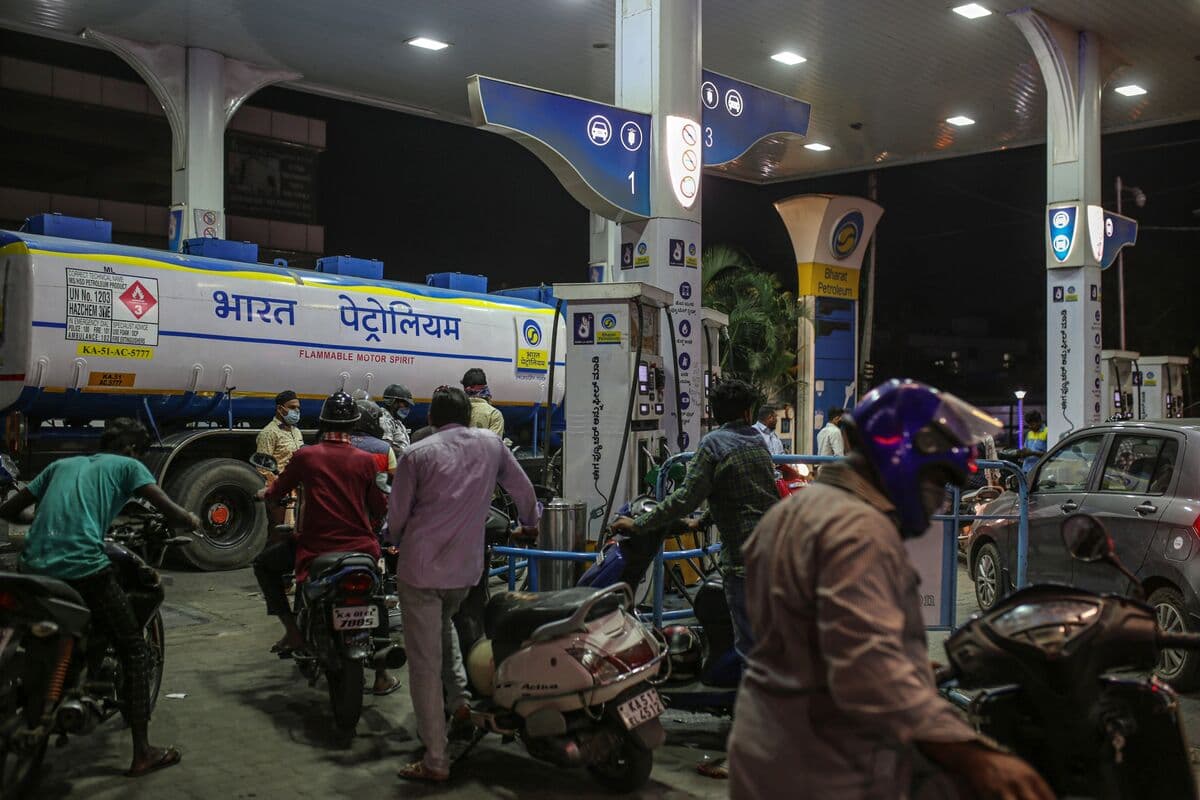Indian Stocks Face Fresh Hurdle as Fuel Price-Hike Risk Looms