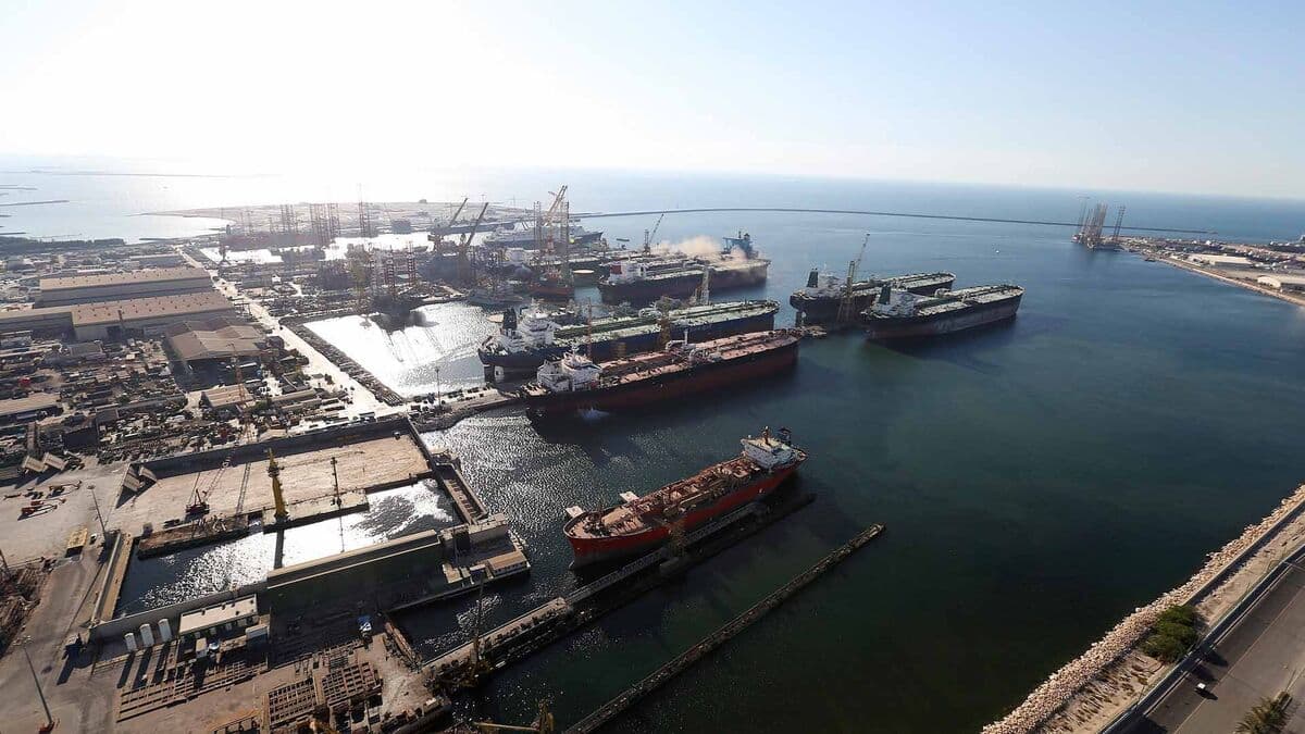 Iran Strikes Fully Laden Kuwait Oil Tanker in Dubai Port