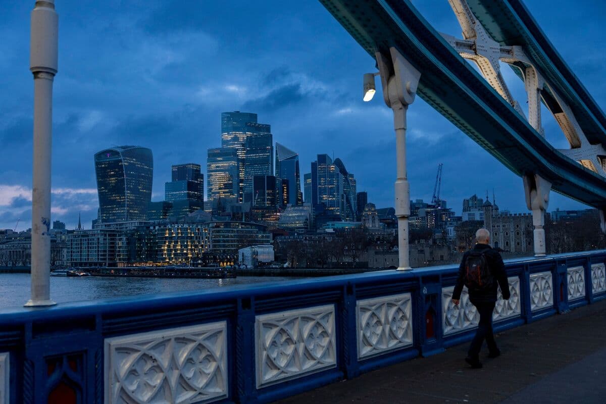 European Stocks Rally Most in a Year on Hopes Conflict Will Ease