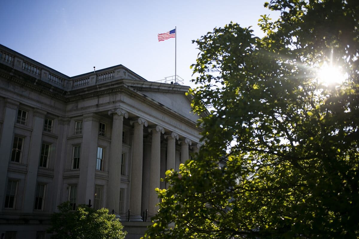 US Treasuries Hold Losses as Rising Gas Costs Fuel Inflation