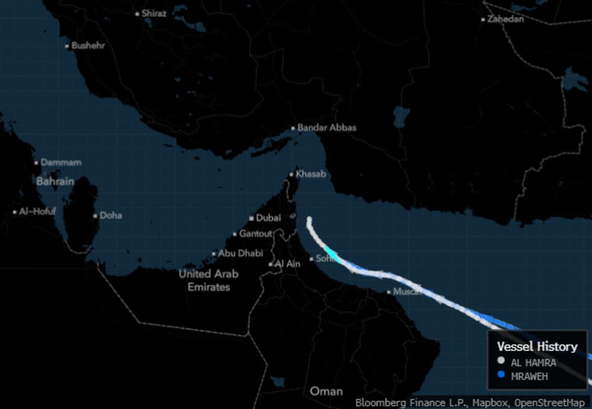 Empty LNG Tankers Attempt Hormuz Crossing Into Persian Gulf