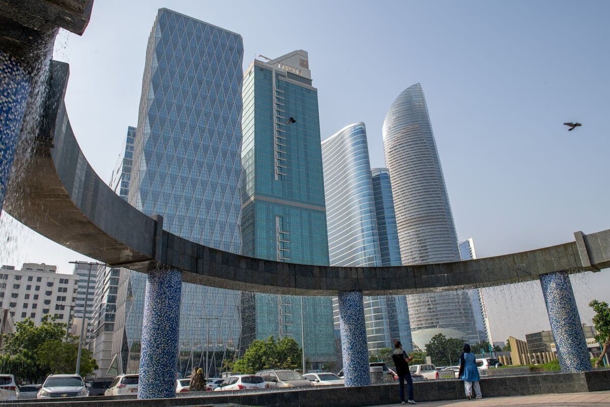 Emerging Assets Climb on Iran’s New Proposal in Thin Trading