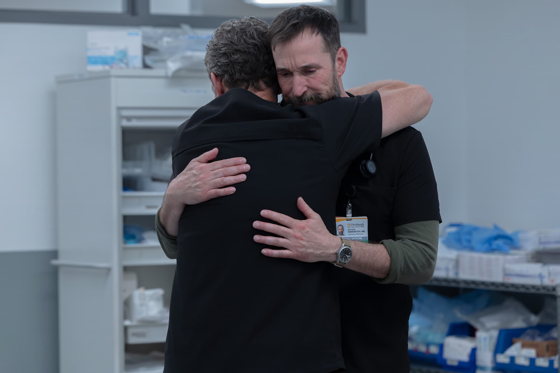 ‘The Pitt’ Creator R. Scott Gemmill Reveals Dr. Robby Hasn’t Hit Rock Bottom