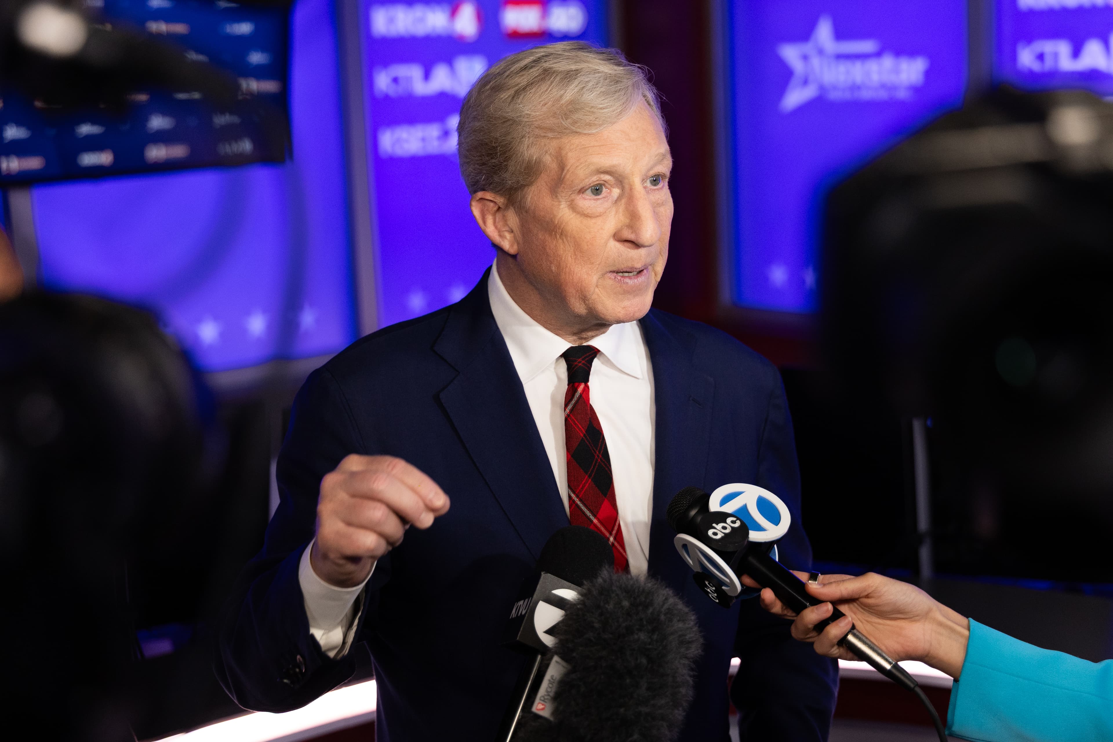 California Governor Hopeful Tom Steyer Slams “Corrupt” Trump & WBD-Paramount Merger, Talks Uncapping Tax Credits, “Crazy” Steve Hilton & IATSE Support
